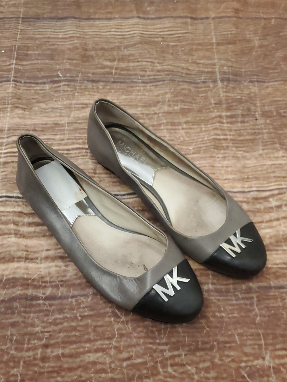 Michael Kors Hayley Gray Black Leather Cap Toe Ballet Flats Size 8M